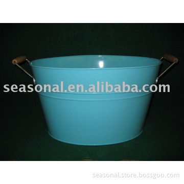 Metal tub